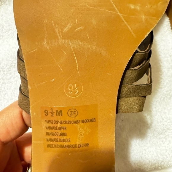 Maurices Sofie Block Heel Sandals size 9.5 M - Picture 6 of 6